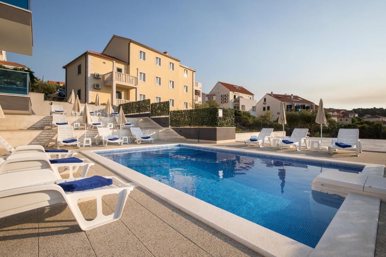 Apartments Blueview Постіра Екстер'єр фото