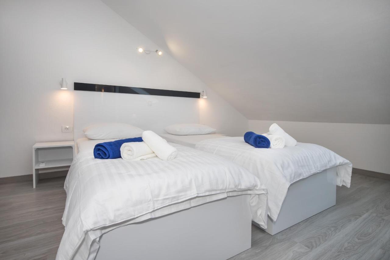 Apartments Blueview Постіра Екстер'єр фото